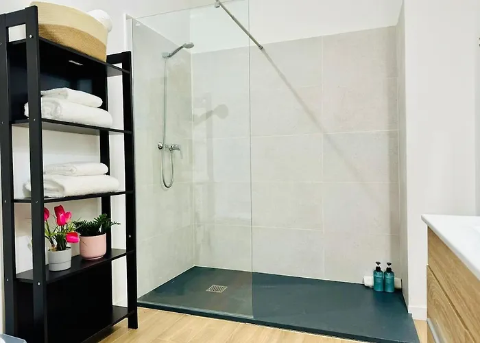 Ori B Nice & Spacious Flat Close To The Center