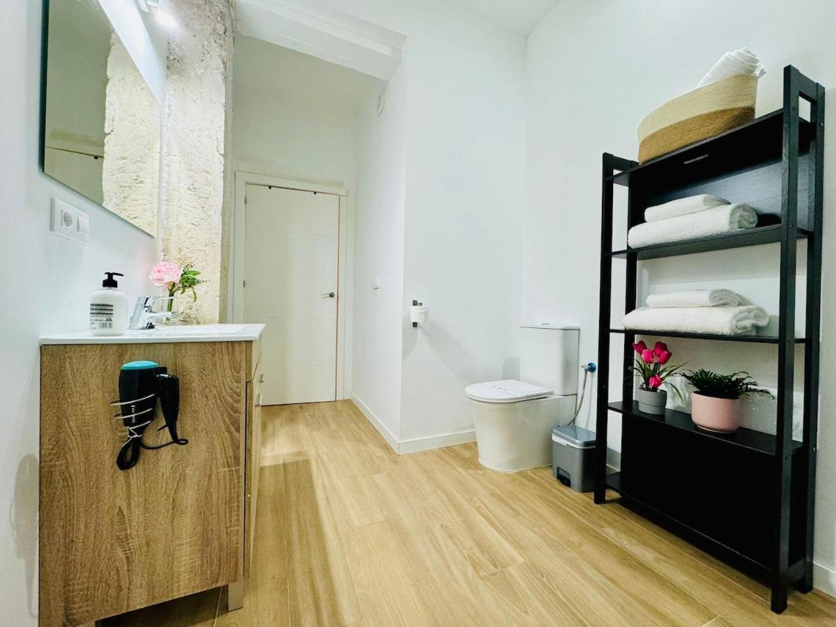 Ori B & Spacious Flat Close To The Center *