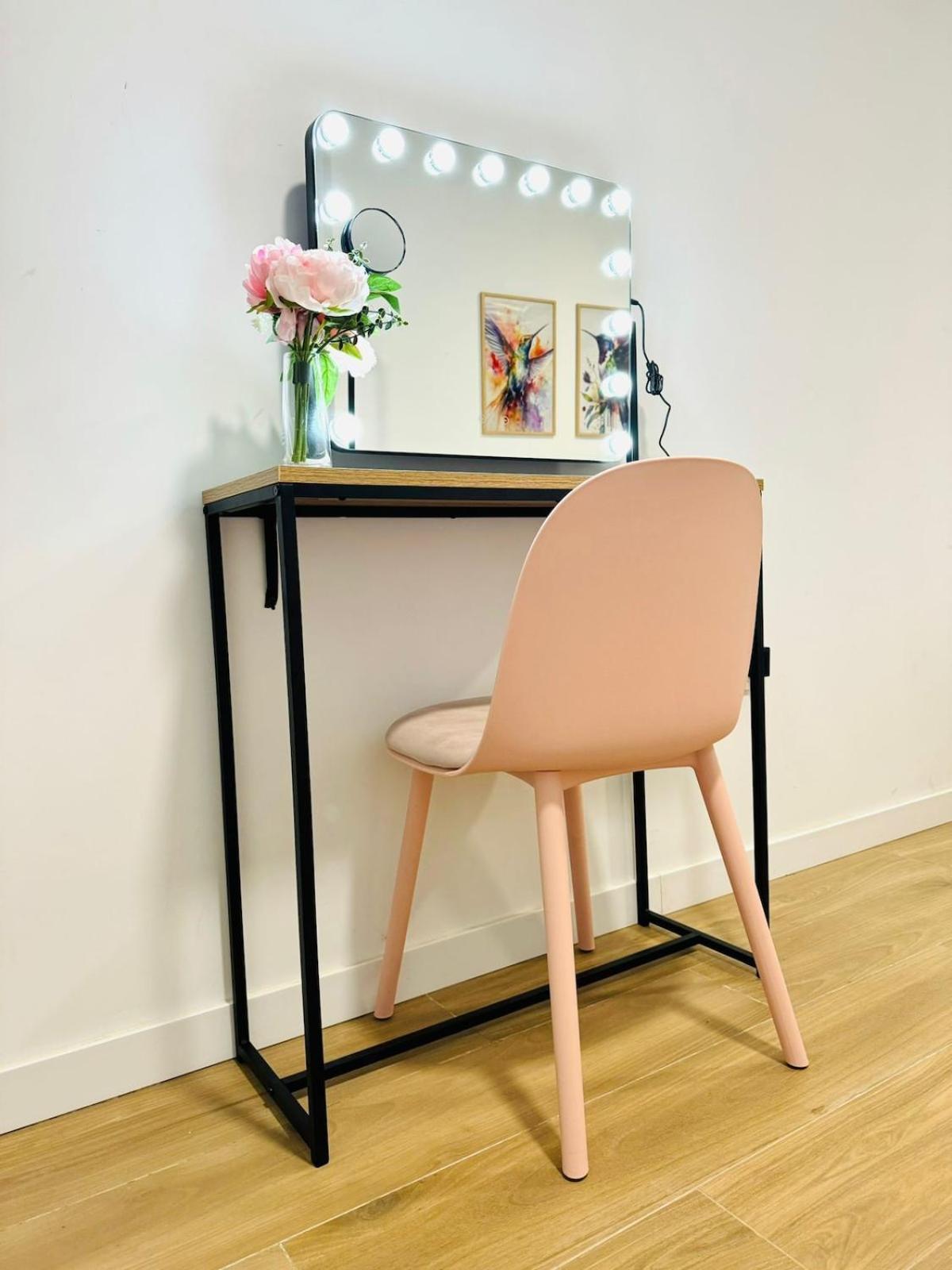 Ori B & Spacious Flat Close To The Center *