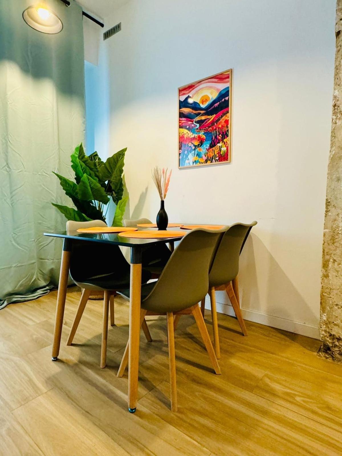 Ori B & Spacious Flat Close To The Center *